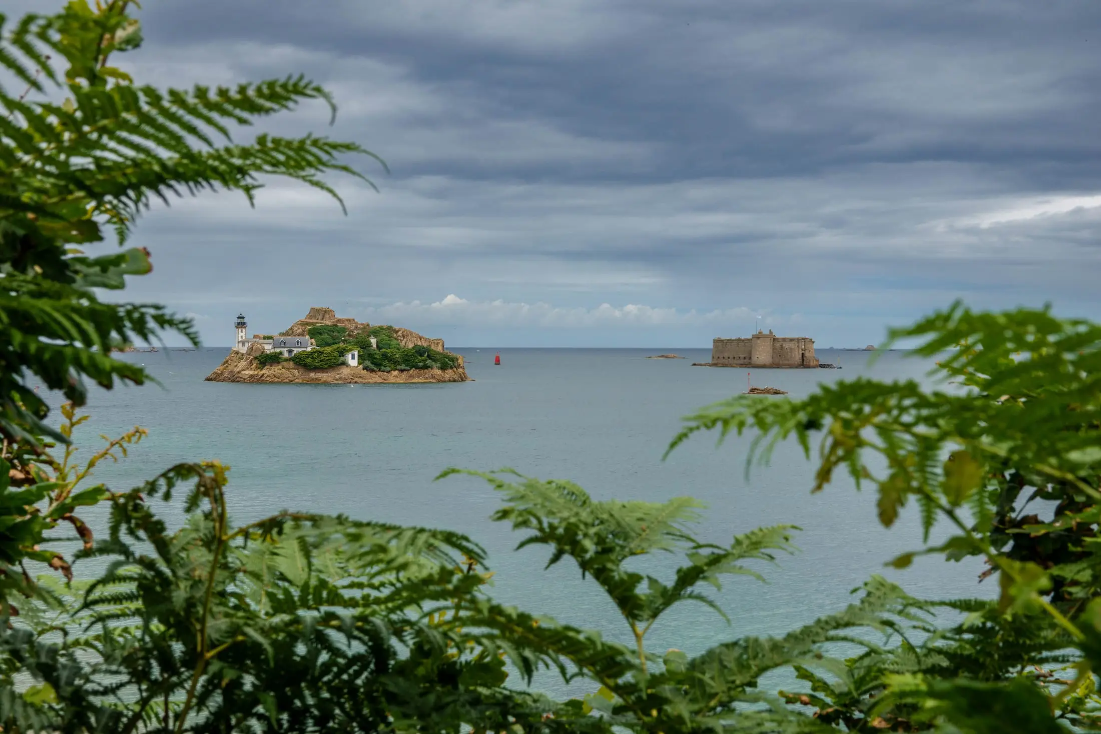 Le chateau du Taureau et l'Ile Louet